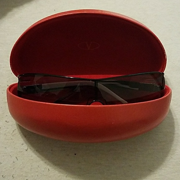 Valentino Sunglasses - Picture 5 of 5